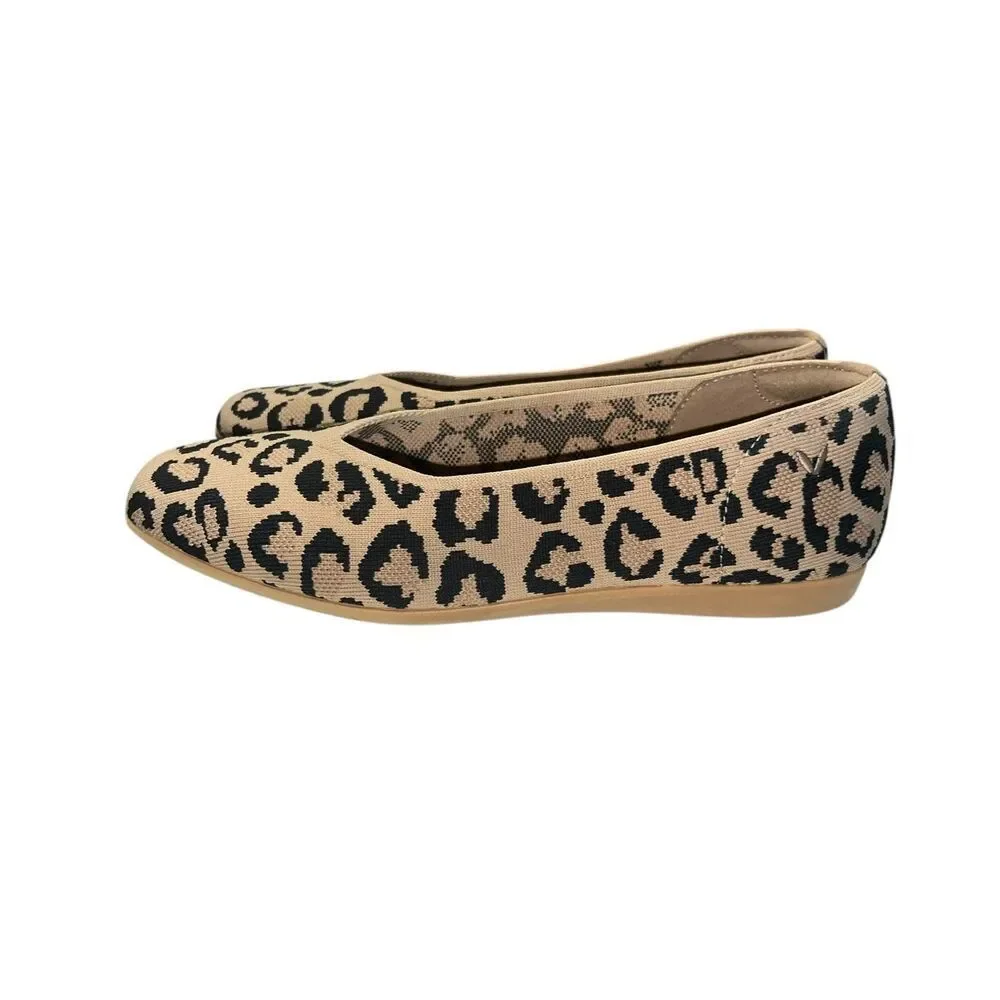 Leopard Print Women's Ballet Flats - Tan/Black
